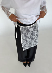 GABRYELLE DESIGNS - Gabrielle Designs - vêtements faits à Montréal - marque canadienne vêtements femmes - made in Montreal clothing - canadian women's clothing - ethical slow fashion - foulard dentelle