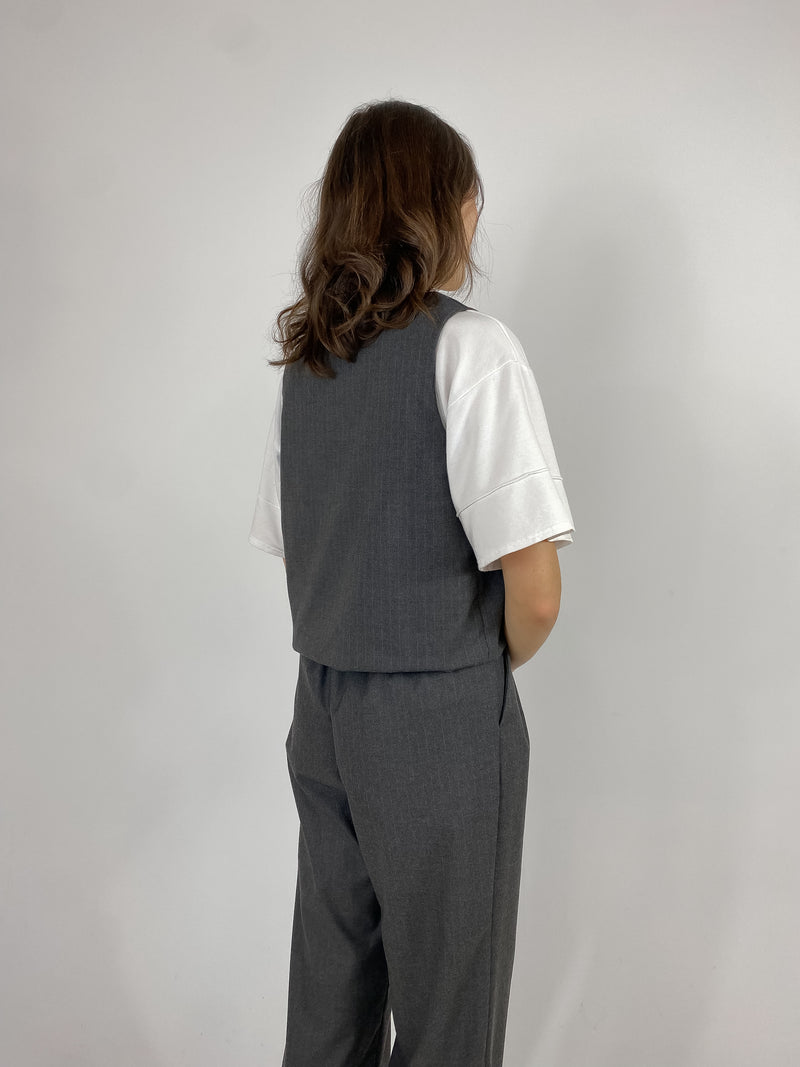 GABRYELLE DESIGNS - Gabrielle Designs - vêtements faits à Montréal - marque canadienne vêtements femmes - made in Montreal clothing - canadian women's clothing - ethical slow fashion - gilet sans manches - gilet - blazer