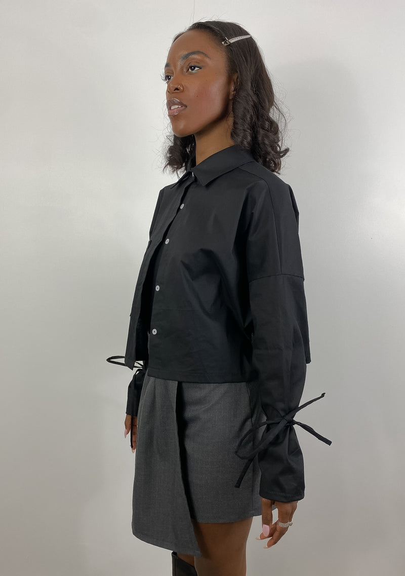 chemise courte oversize short oversize shirt. Fait à Montréal. Éthique. GABRYELLE DESIGNS. Gabrielle Designs. Sustainable. Local. Canadian.