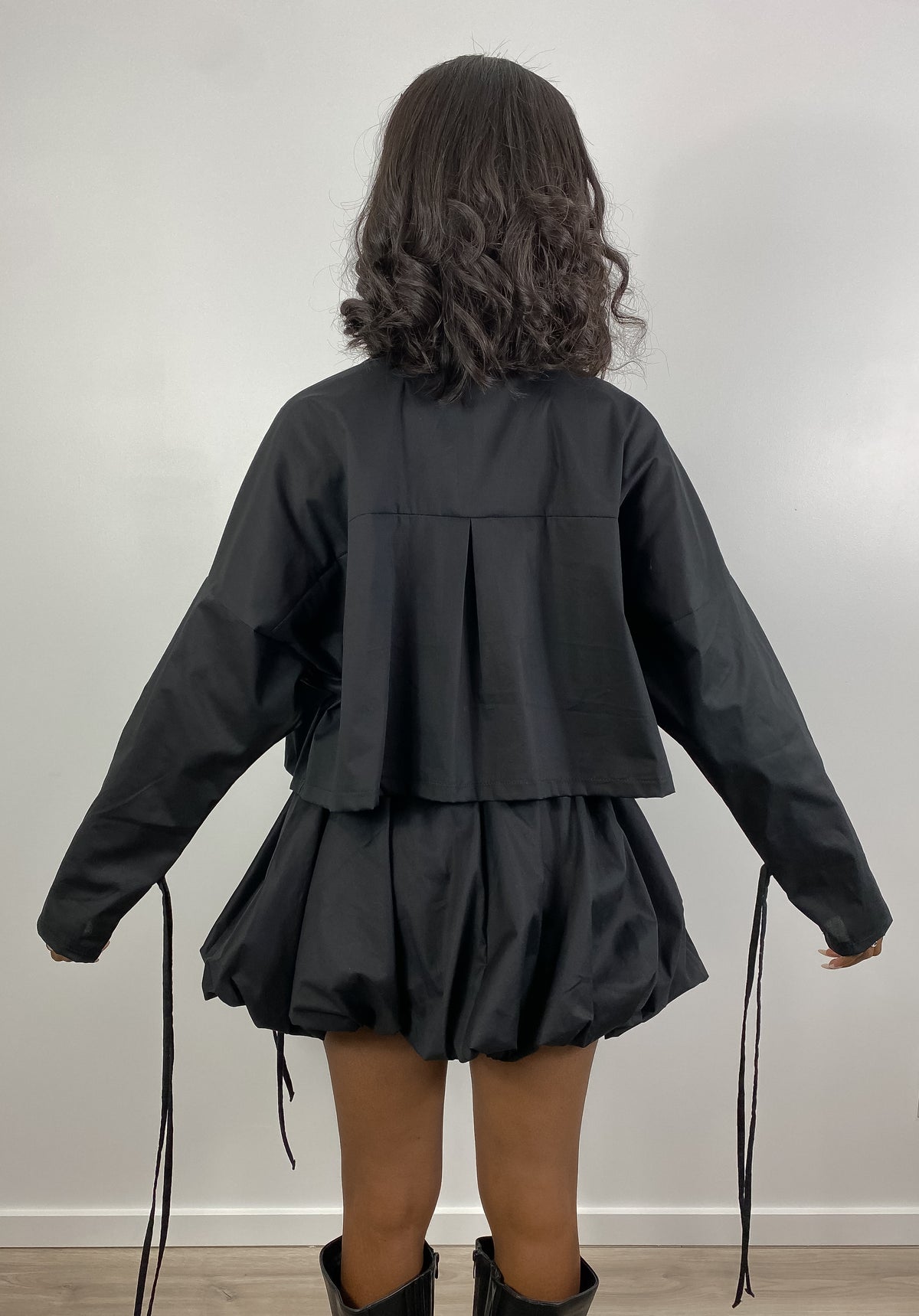 chemise courte oversize short oversize shirt. Fait à Montréal. Éthique. GABRYELLE DESIGNS. Gabrielle Designs. Sustainable. Local. Canadian.